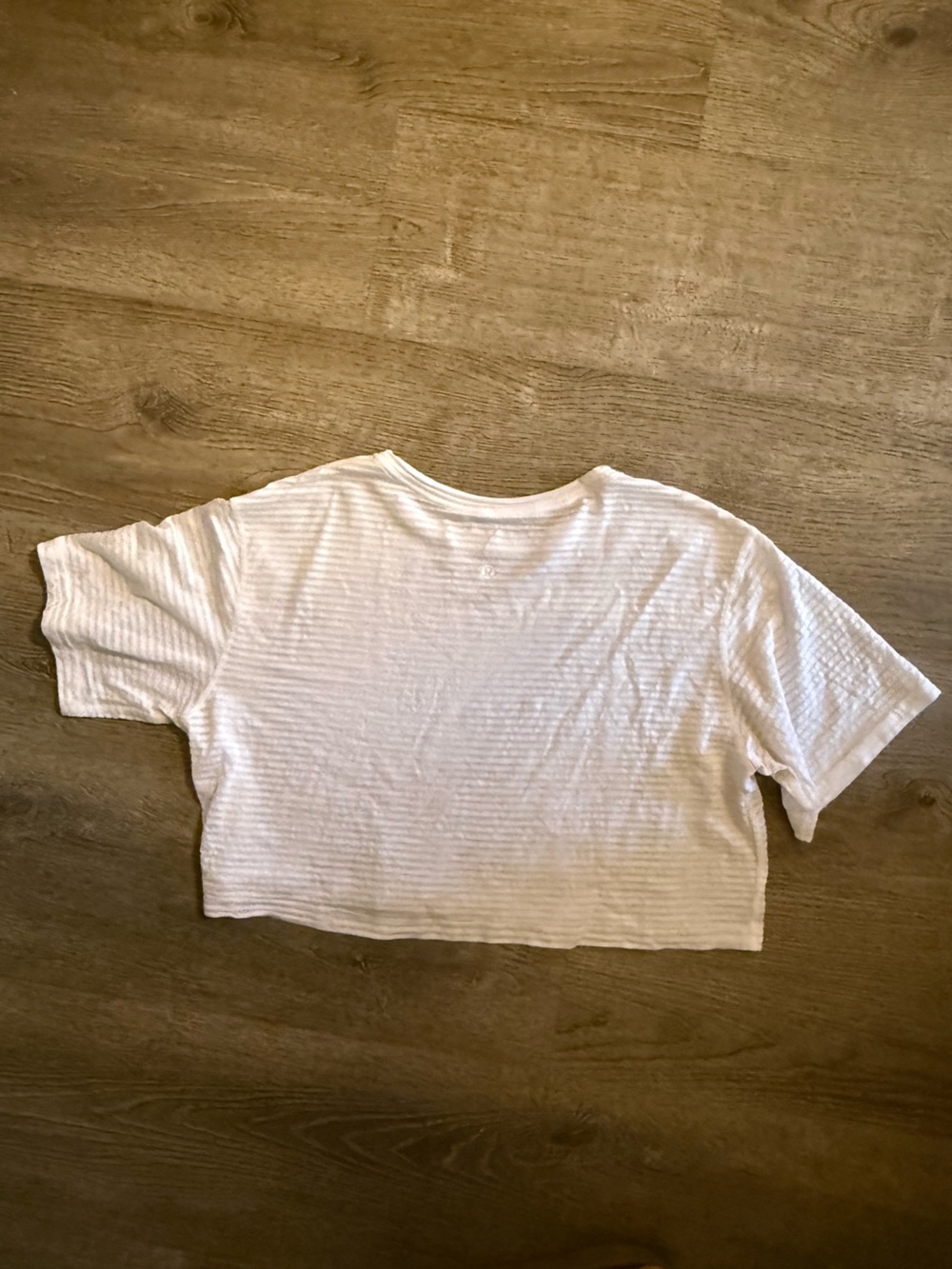 Lululemon cropped tee